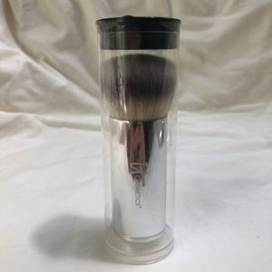 Brand new unopened It Cosmetics Kabuki Brush